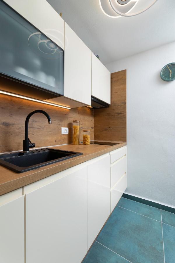 Studio, 70 Steps From The Beach บัชกา ภายนอก รูปภาพ